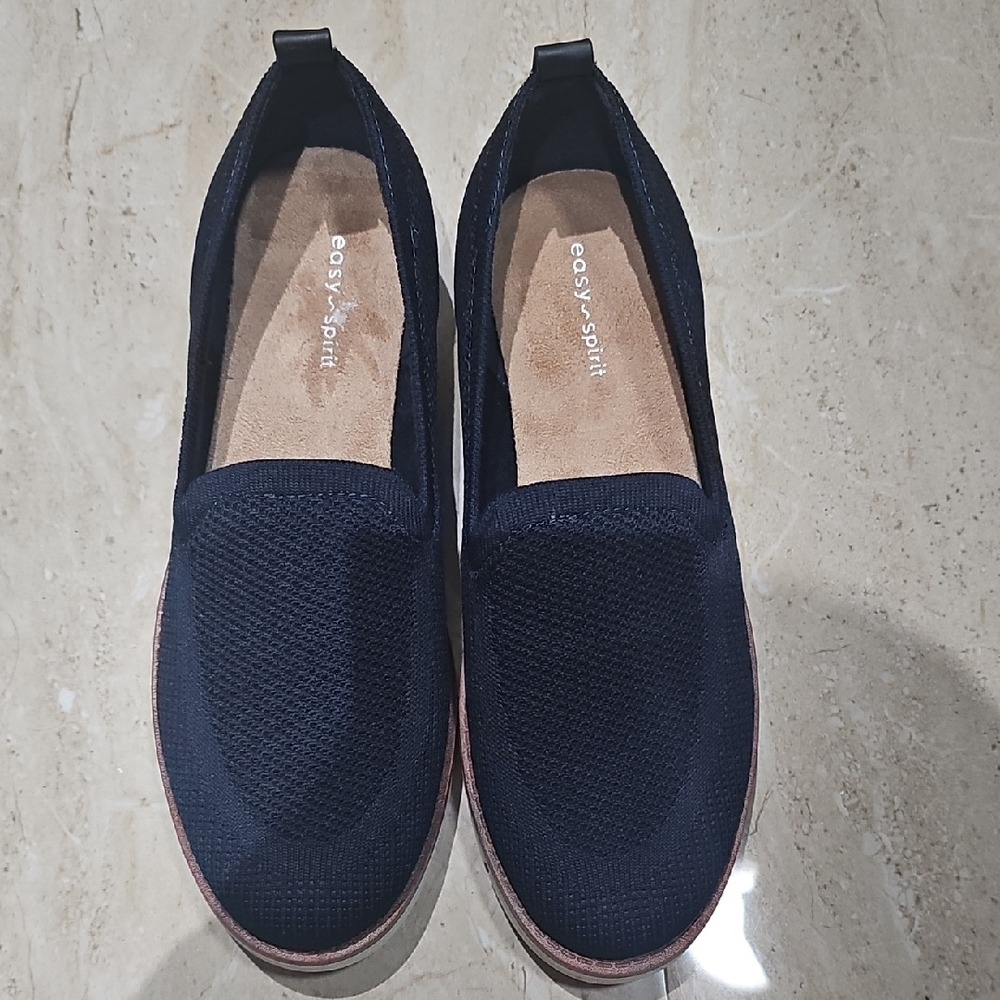 NWOT Easy Spirit Women's Dark Blue Mesh Loafers
